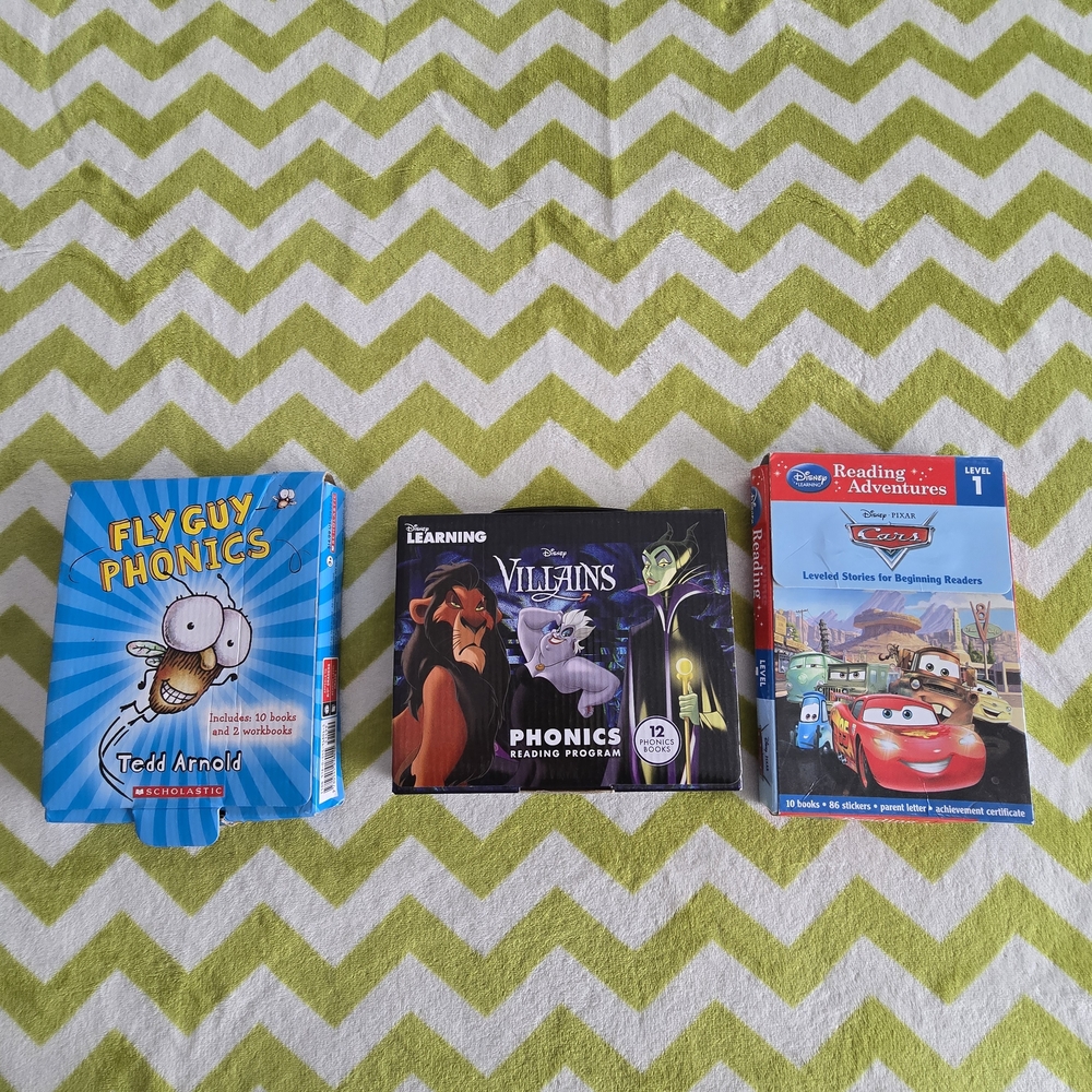Fly Guy Phonics and Disney Villains Phonics Books